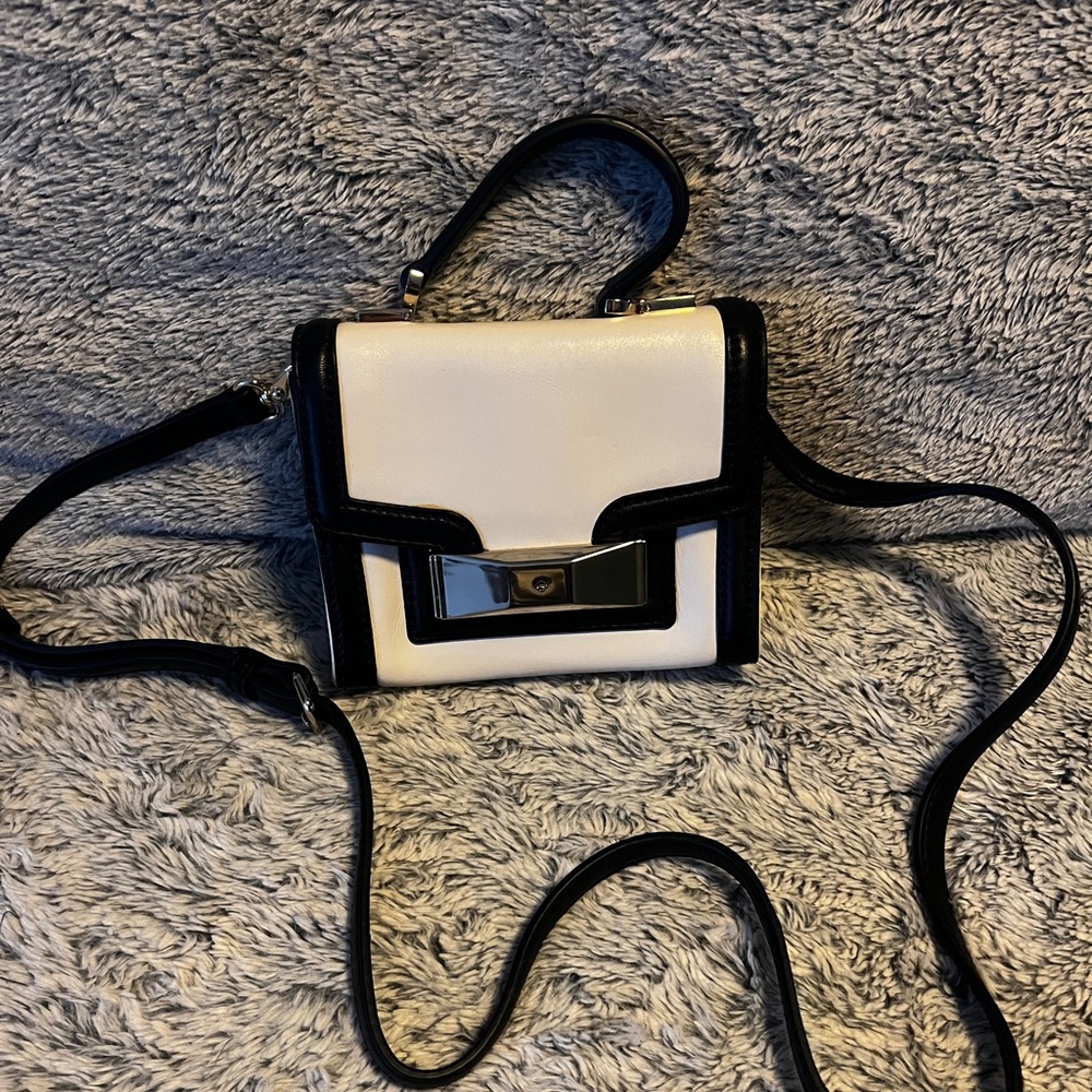 Small Kate Spade Crossbody.